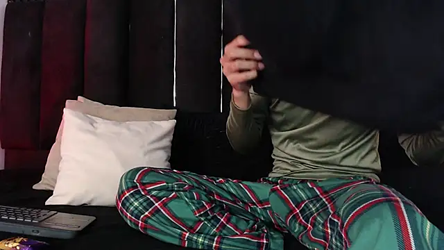 Dominic ghost online show from November 2025 08:40:01 PM