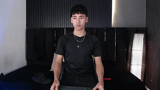 Dominic ghost online show from April 2026 10:04:01 PM