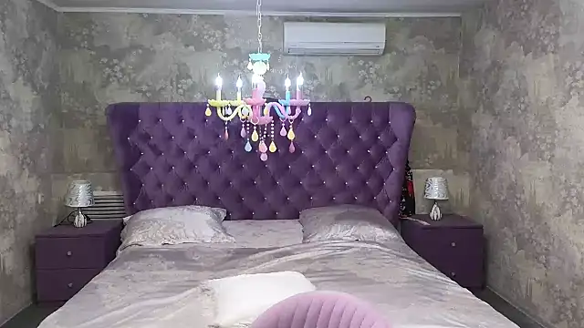 Eloisa Eliot online show from October 2025 03:01:02 PM