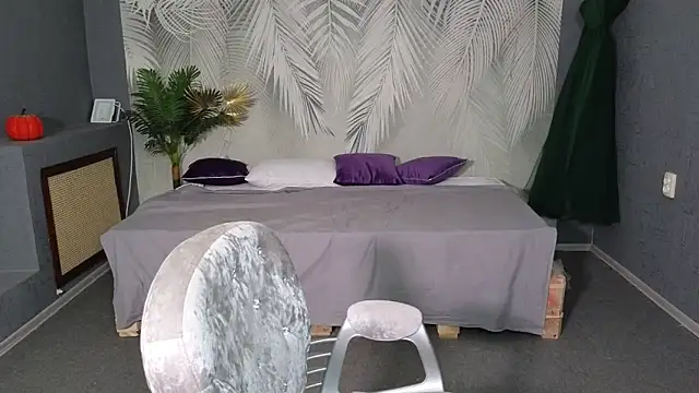 Eloisa Eliot online show from November 2025 03:33:02 PM