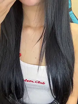 Dolly282 online show from April 2026 09:37:02 PM