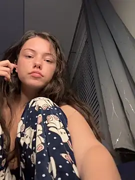 lilbbyily online show from May 2026 04:39:01 AM