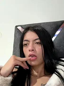 Snapshot of LiaCollings chatting on October 2025 08:12:02 AM LiaCollings online show from October 2025 08:12:02 AM