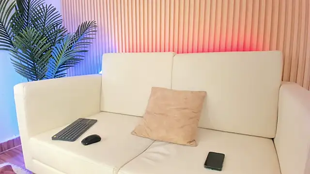 Brunette  boy online show from October 2025 03:48:01 AM