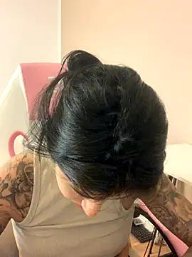 mrskarmaa online show from November 2025 06:24:01 AM