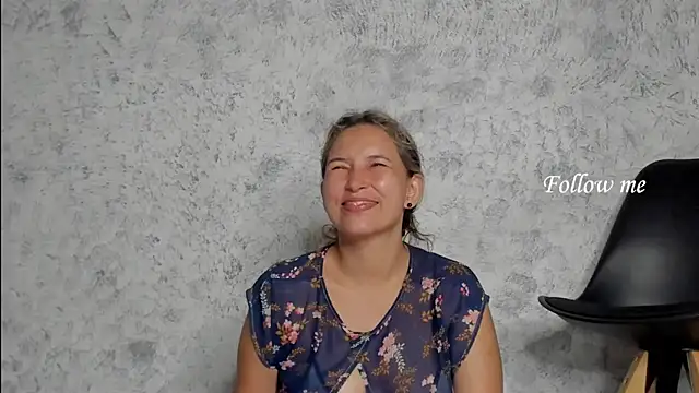 marly charm  online show from December 2025 01:55:02 AM