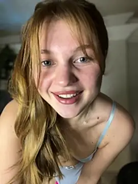 Snapshot of Emaline_Fane chatting on May 2026 07:43:02 PM Emaline Fane online show from May 2026 07:43:02 PM