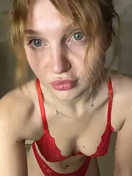 Snapshot of Emaline_Fane chatting on May 2026 07:40:02 PM Emaline Fane online show from May 2026 07:40:02 PM