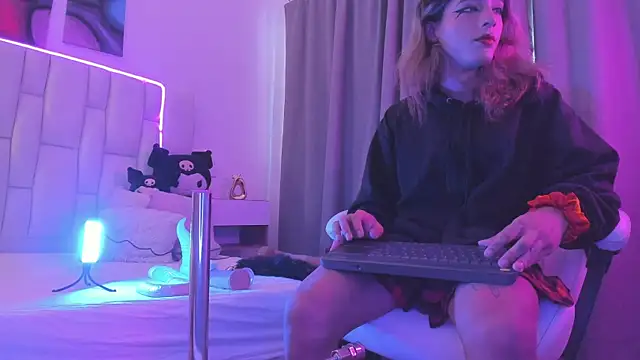 MilkWhore1 online show from April 2026 08:10:01 PM