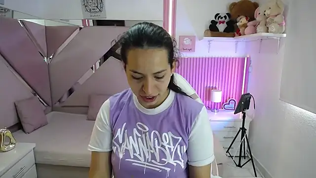 Mia garcia28 online show from June 2026 02:48:02 PM