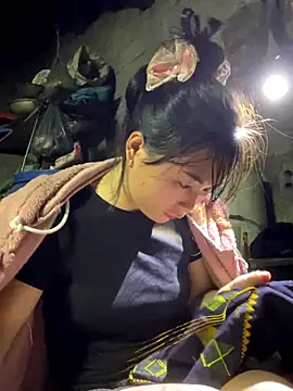 Sunyinn online show from December 2025 01:07:01 PM