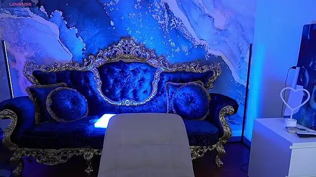 LilElfie online show from November 2025 02:05:01 PM