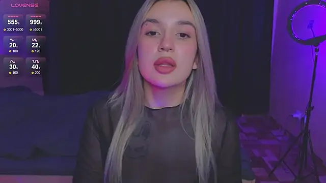 RoxyChill online show from September 2025 08:30:01 PM