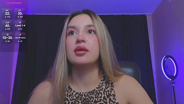 RoxyChill online show from October 2025 08:10:01 PM