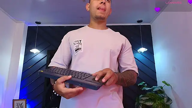 marco garciia  online show from March 2026 11:11:01 PM