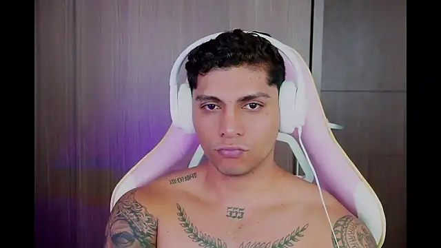 Nicolasmontoya16 online show from April 2026 05:41:01 PM