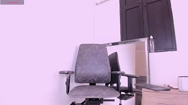 Maia 520 online show from March 2026 06:02:02 PM