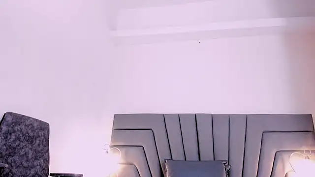 Maia 520 online show from April 2026 06:05:01 PM