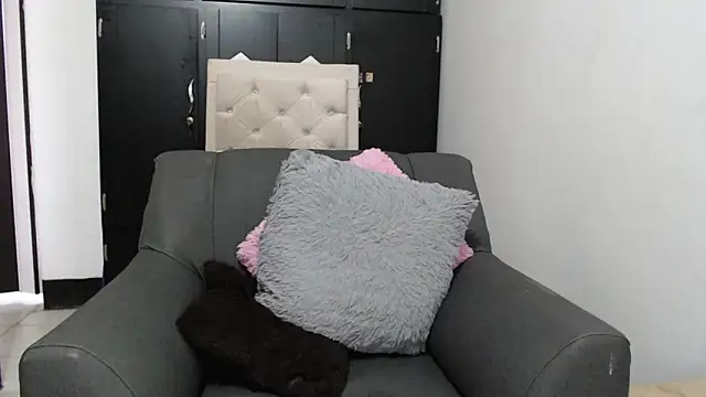 Taliana21 online show from April 2026 07:59:01 PM