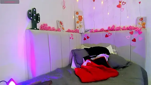 Tommy Lovee online show from September 2025 05:09:02 AM