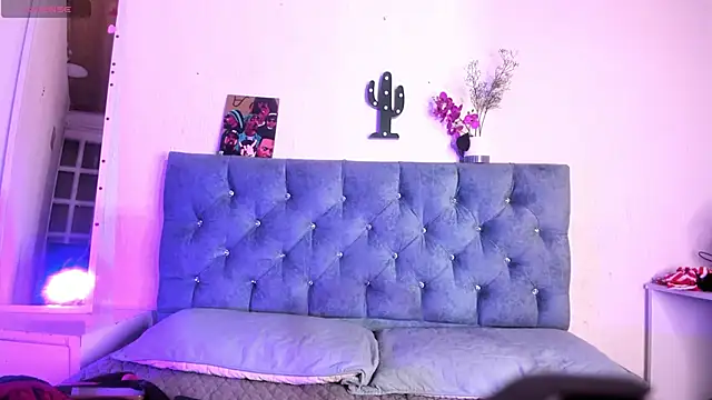 Tommy Lovee online show from December 2025 03:47:01 AM