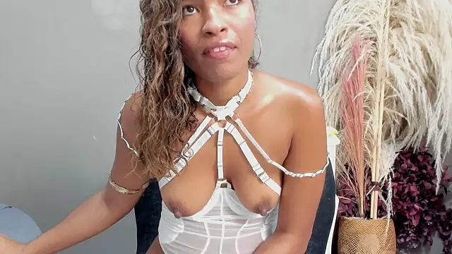 sienna glow online show from April 2026 02:33:01 PM