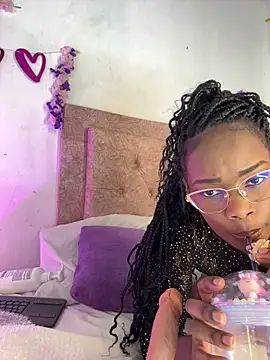 kendra smiitch online show from February 2026 03:15:01 AM