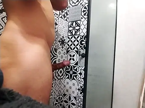 Snapshot of nazz01 chatting on October 2025 04:30:01 AM nazz01 online show from October 2025 04:30:01 AM