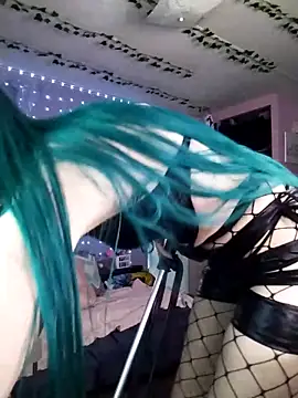 Snapshot of Purple2StayThnxx chatting on April 2026 06:32:02 PM Purple2StayThnxx online show from April 2026 06:32:02 PM