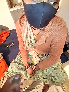 Snapshot of RAYI_Queen_3 chatting on February 2026 03:27:02 PM RAYI Queen 3 online show from February 2026 03:27:02 PM