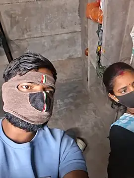 Snapshot of RAYI_Queen_3 chatting on April 2026 10:15:01 PM RAYI Queen 3 online show from April 2026 10:15:01 PM