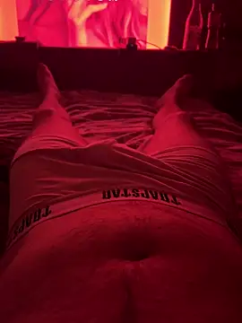 naughtycoupl98 online show from February 2026 01:02:02 AM