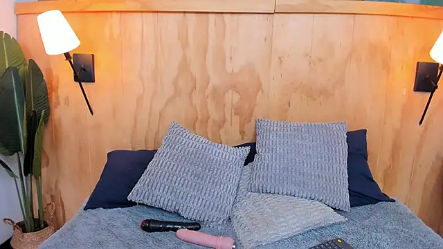 milavega  online show from October 2025 12:20:01 PM