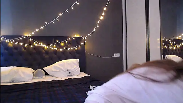 tokyomeow online show from November 2025 05:11:01 AM