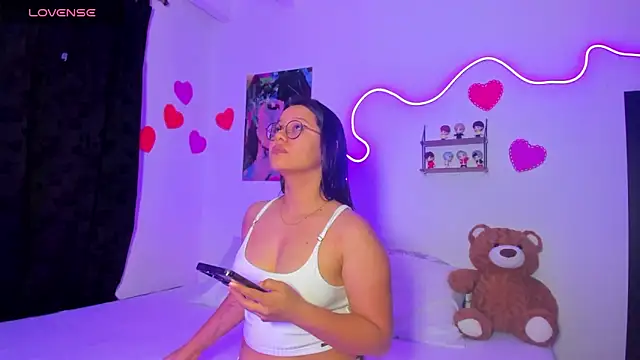 Dilan and Mia online show from April 2026 03:05:02 PM