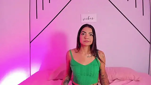 MiahCornell  online show from November 2025 08:53:01 PM