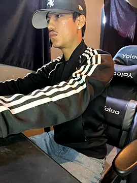 Osmarcito21 online show from October 2025 05:03:01 PM