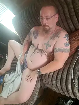 Snapshot of Jynxthefoxyfuck chatting on August 2026 07:35:01 PM Jynxthefoxyfuck online show from August 2026 07:35:01 PM