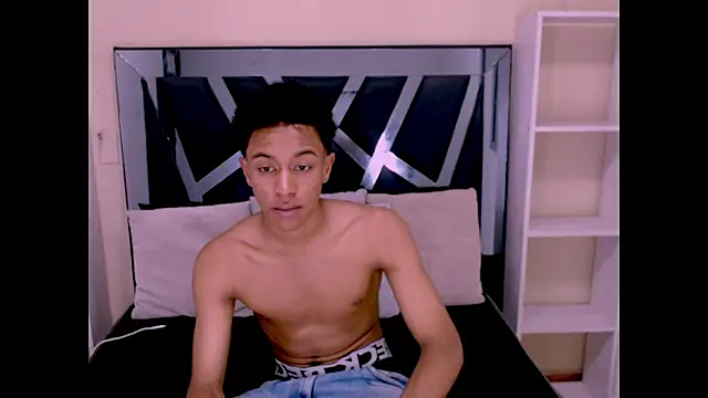 Rocco Grey online show from October 2025 08:17:01 PM