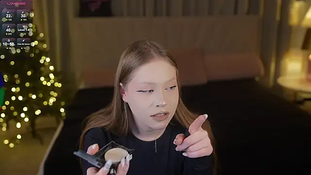 Esmie Smile online show from December 2025 07:42:02 PM