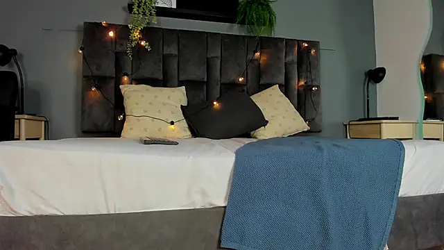 RiriiBrunette   online show from April 2026 07:52:02 PM