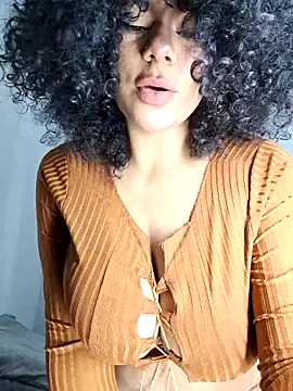 Yerystar online show from October 2025 02:01:02 AM