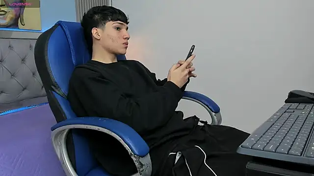 SamBlack  online show from April 2026 01:41:02 PM