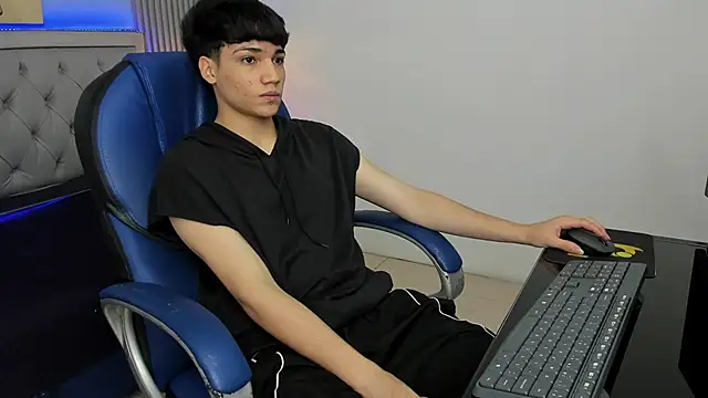 Snapshot of SamBlack_ chatting on May 2026 07:55:02 PM SamBlack online show from May 2026 07:55:02 PM