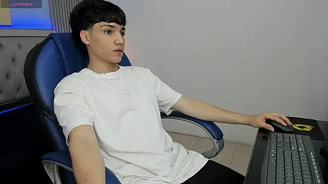 Snapshot of SamBlack_ chatting on May 2026 12:22:02 PM SamBlack online show from May 2026 12:22:02 PM
