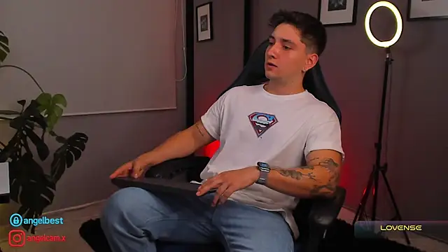 IamAngelCamilo online show from September 2025 12:33:01 AM