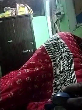 RAYI Queen 4 online show from October 2025 04:42:01 PM