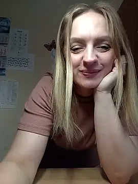 Snapshot of Ami_Foxy chatting on May 2026 09:48:01 AM Ami Foxy online show from May 2026 09:48:01 AM