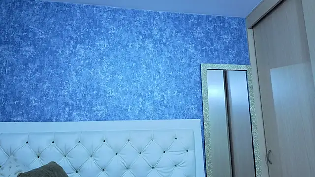 Snapshot of yulissa_girls chatting on September 2025 06:00:01 PM yulissa girls online show from September 2025 06:00:01 PM