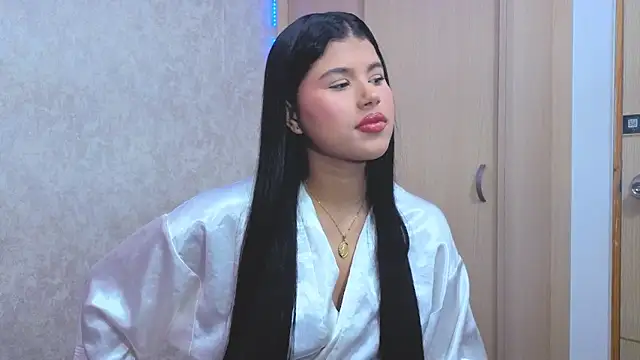 yulissa girls online show from April 2026 01:32:02 PM